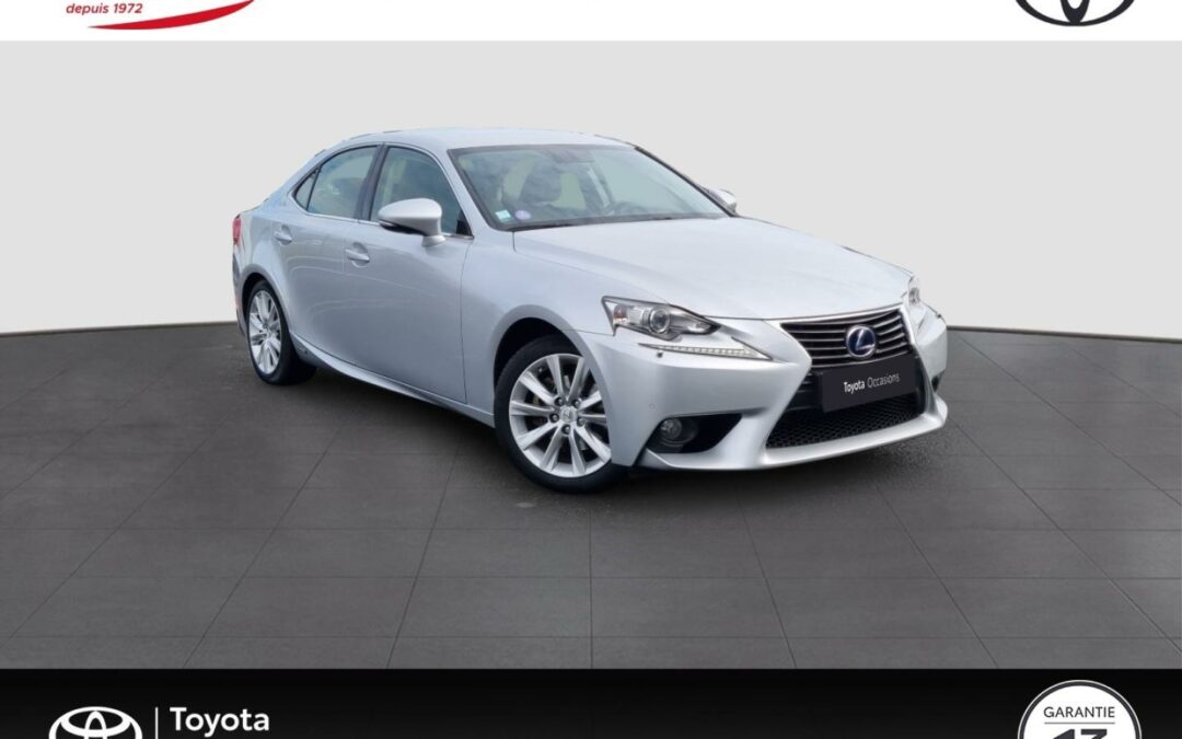 LEXUS IS